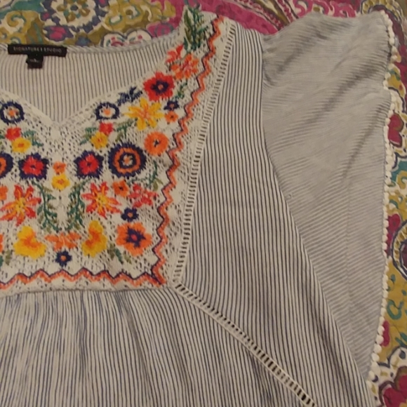 Signature Studio top,size L, pinstripes - Picture 7 of 8